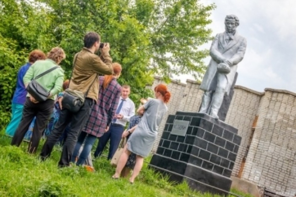 В Комсомольске-на-Амуре привели в порядок памятник Александру Сергеевичу Пушкину