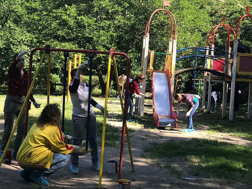 В городском субботнике приняли участие три тысячи человек. Фото: администрация Ростова-на-Дону.