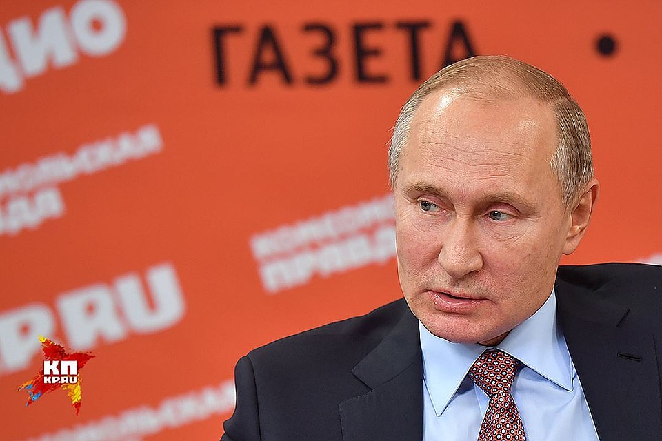 Владимир Путин вновь проводит прямую линию