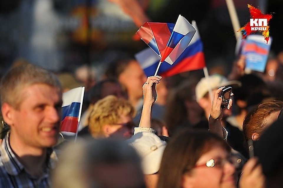 В Орловской библиотеке Бунина открылась выставка ко Дню России