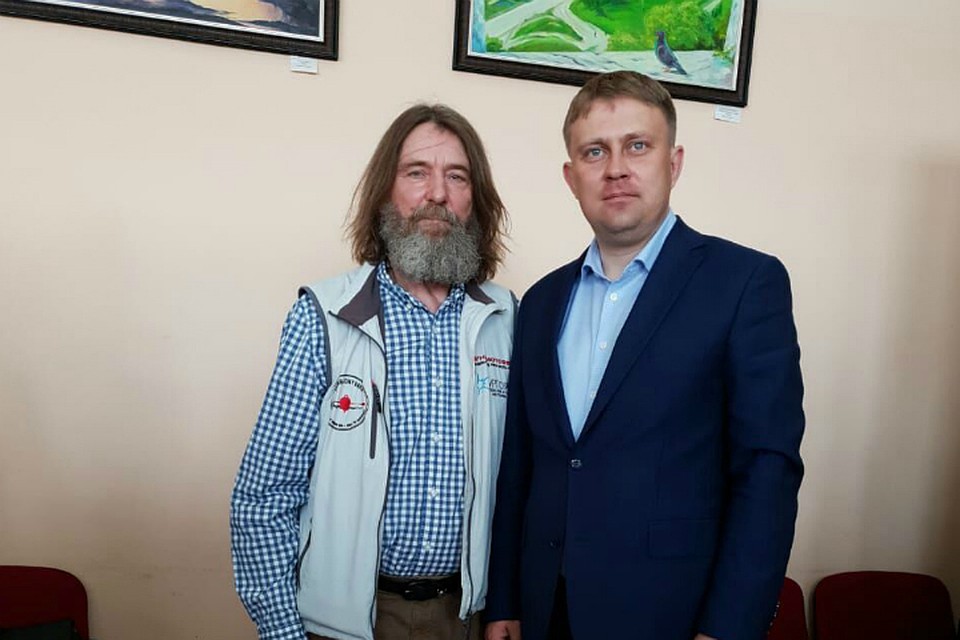 Путешественник Федор Конюхов (на фото слева) пообщался с министром Юрием Трофимовым (справа). Фото: министерство культуры Омской области