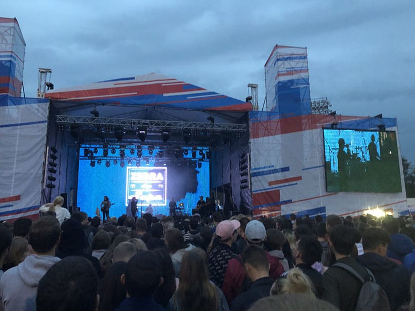 Ради фейерверка на День города в центре Нижнего Новгорода отключили уличное освещение.