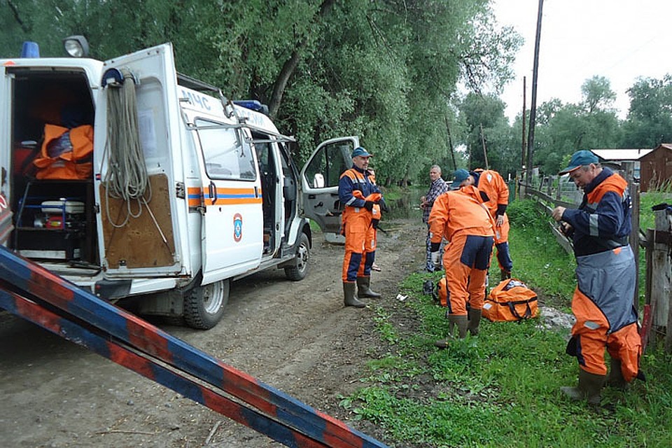 Группировка спасателей в Затоне