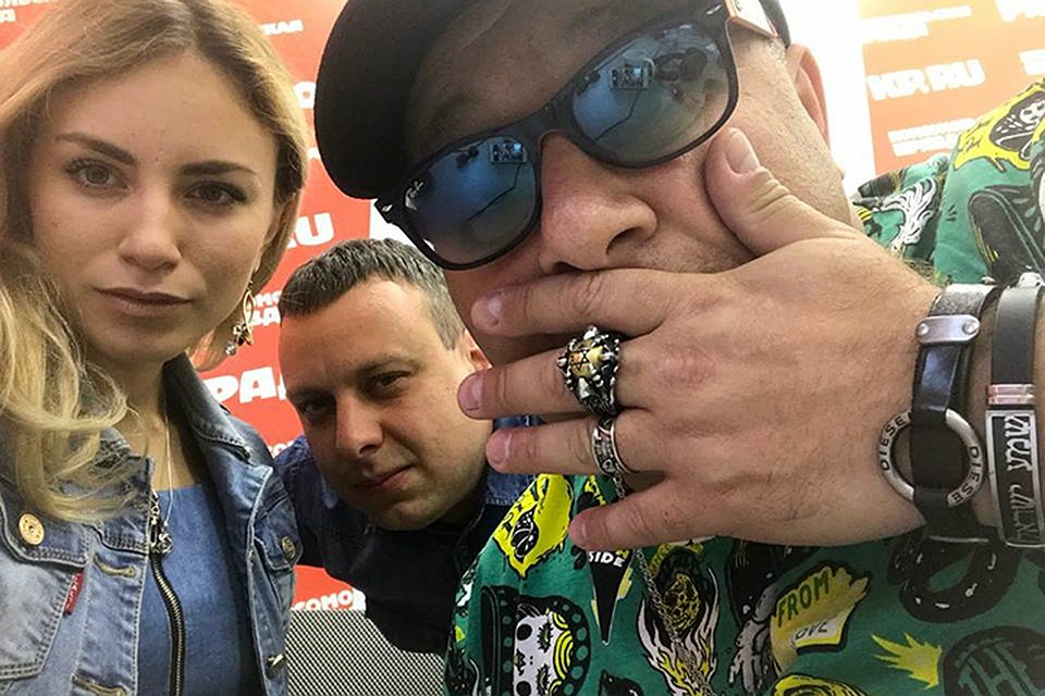 Елена Недялкова, Антон Черепок и Александр Гутин в радиостудии "Комсомольской правды"
