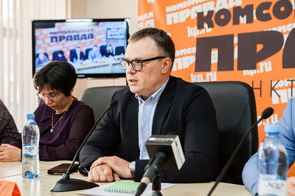 Владимир Спирин и Ирина Алексеева в пресс-центре «Комсомольской Правды в Петербурге»