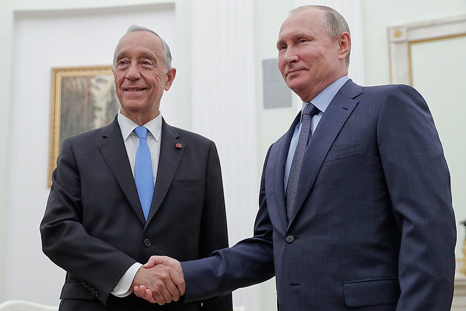Президент Португалии Марсело Ребелу ди Соза и президент РФ Владимир Путин во время встречи в Кремле. ФОТО Михаил Метцель/ТАСС