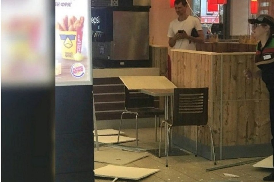 Потолок рухнул на мужчину