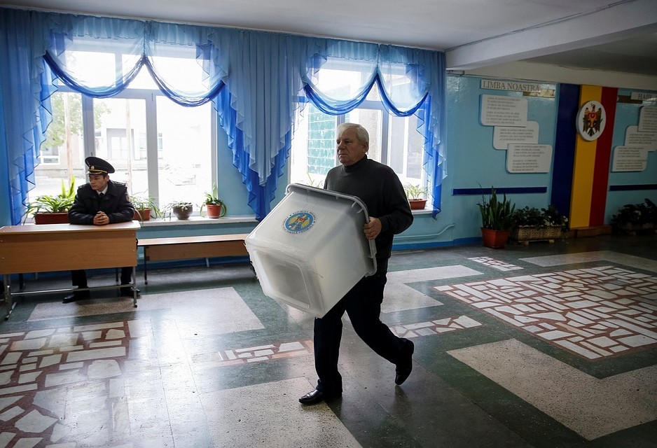 После следующих парламентских выборов, которые должны состояться осенью, возможны минимум 10 сценариев развития событий.