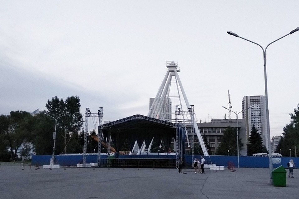 Монтаж 50-метрового колеса обозрения в Новокузнецке планируют завершить в ближайшие дни