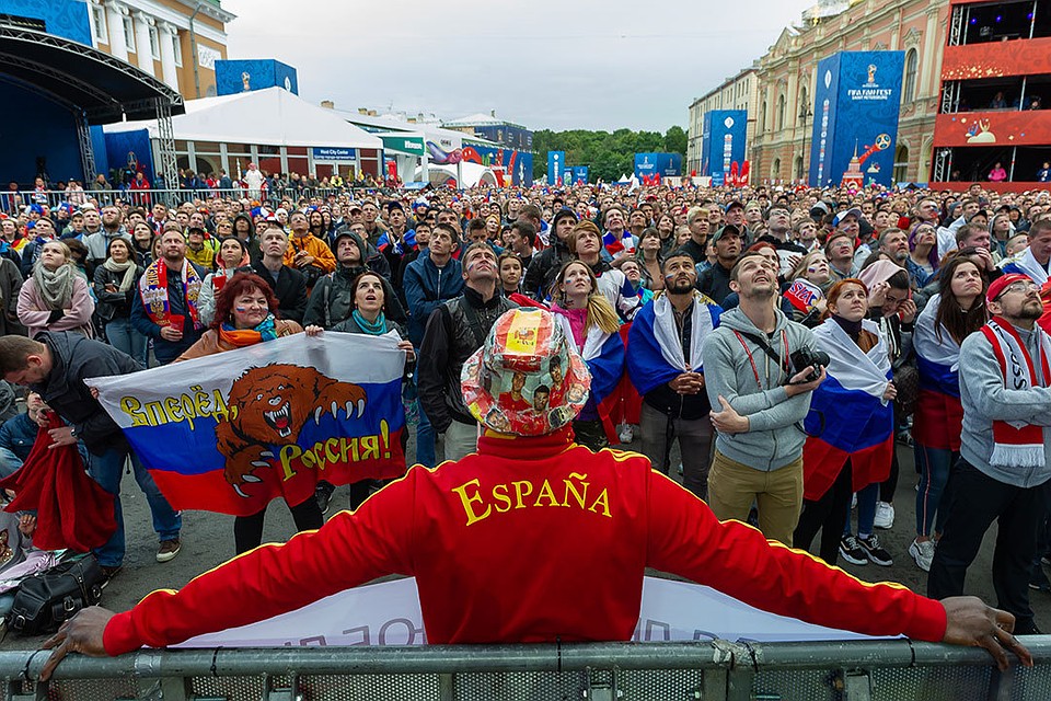 В Петербурге после матча Россия - Испания звучало «Чао-чао-чао!».