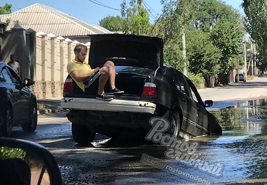 Фото с места ЧП от пользователя ВК Vi Bolotova из группы "Ростов Главный".