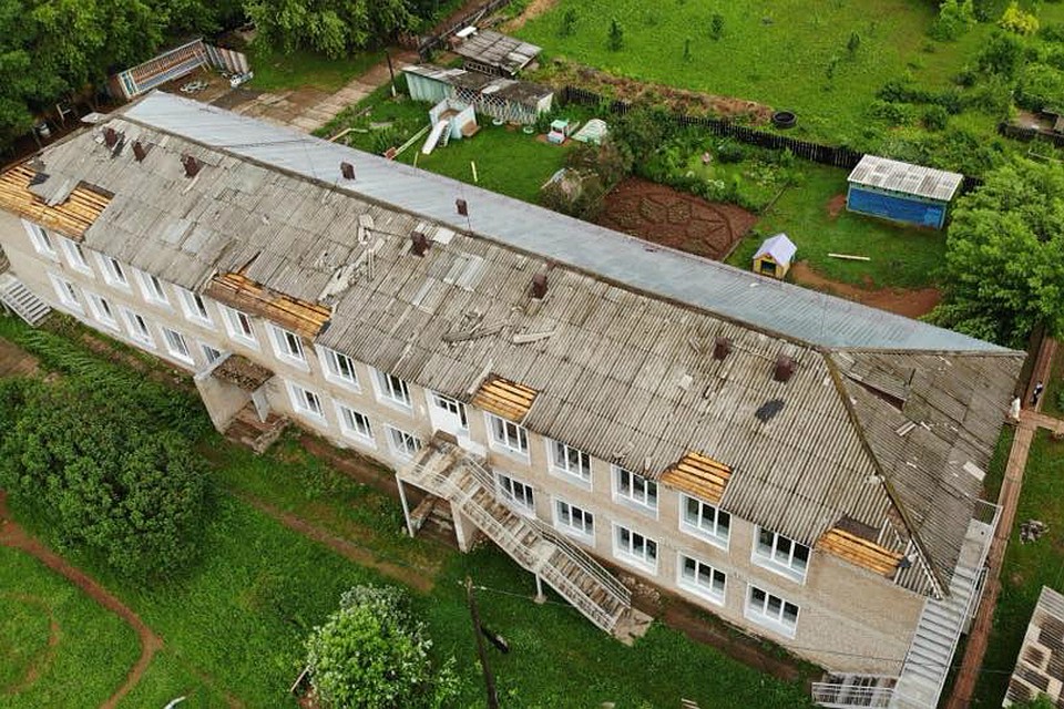 Администрация поселка выделит деньги на ремонт крыши из резервного фонда. Фото: Петр БАЛАБАНОВ