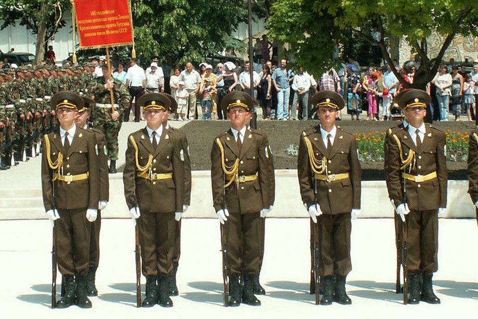 Молдавские военнослужащие получат пособия на аренду жилья.
