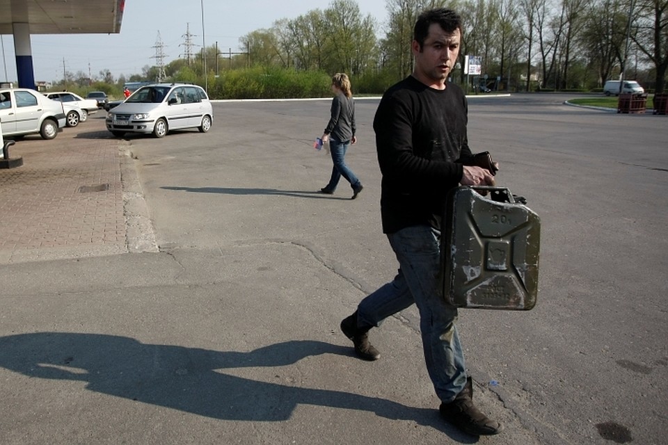 В последние полгода очень много жалоб на работу автозаправочных станций.