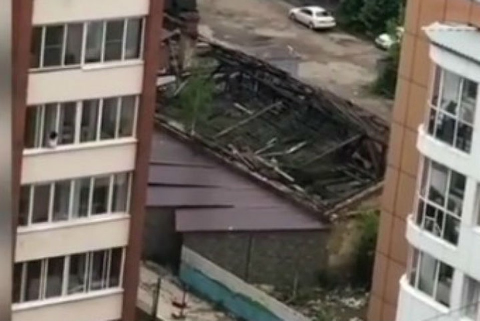 Антитеррористические учения проводили военные на улице Лыткина в Иркутске. Фото: группа "Сводка 38"
