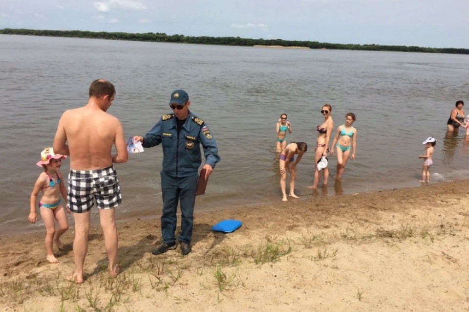 Спасатели Хабаровского края проводят рейды в местах массового отдыха у воды