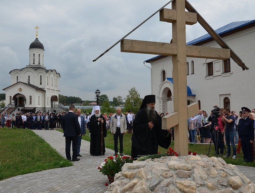 Владимирский скит Свято-Успенской Тихоновой пустыни считается символом духовного подвига, совершенного с борьбе с ордынским игом.