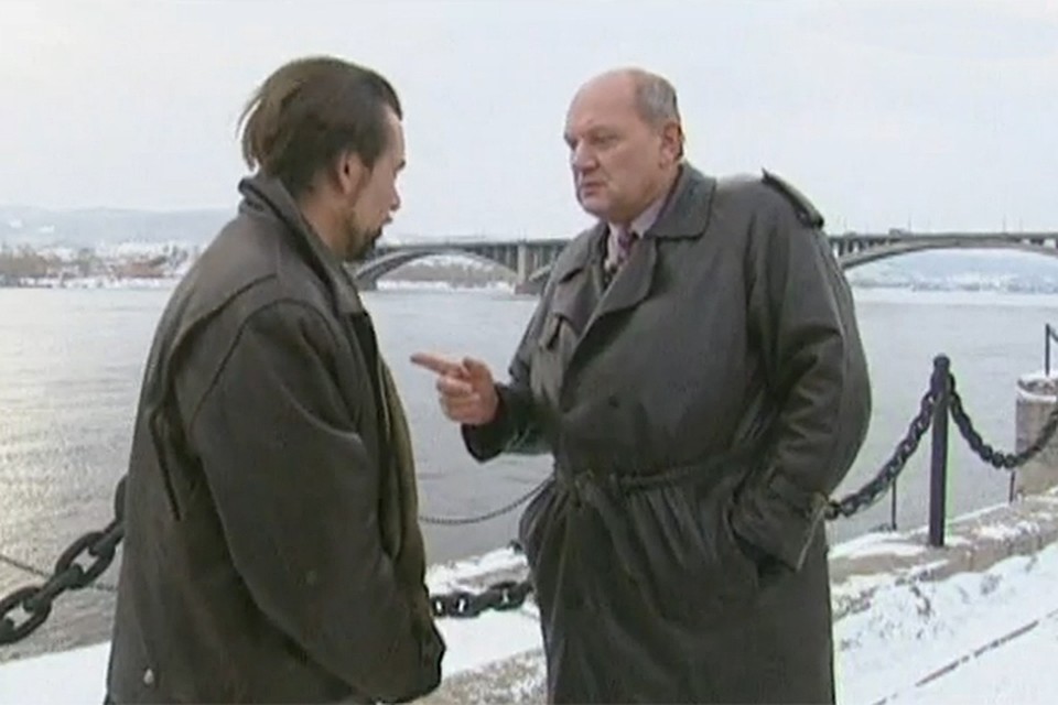 Владислав Жуковский (на фото справа) сыграл в сериале роль криминального авторитета. Фото: кадр из х\ф «Улицы разбитых фонарей»