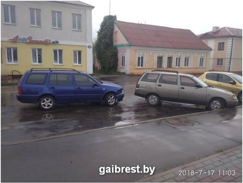 В Дрогчине "Жигули" наехал на хозяина