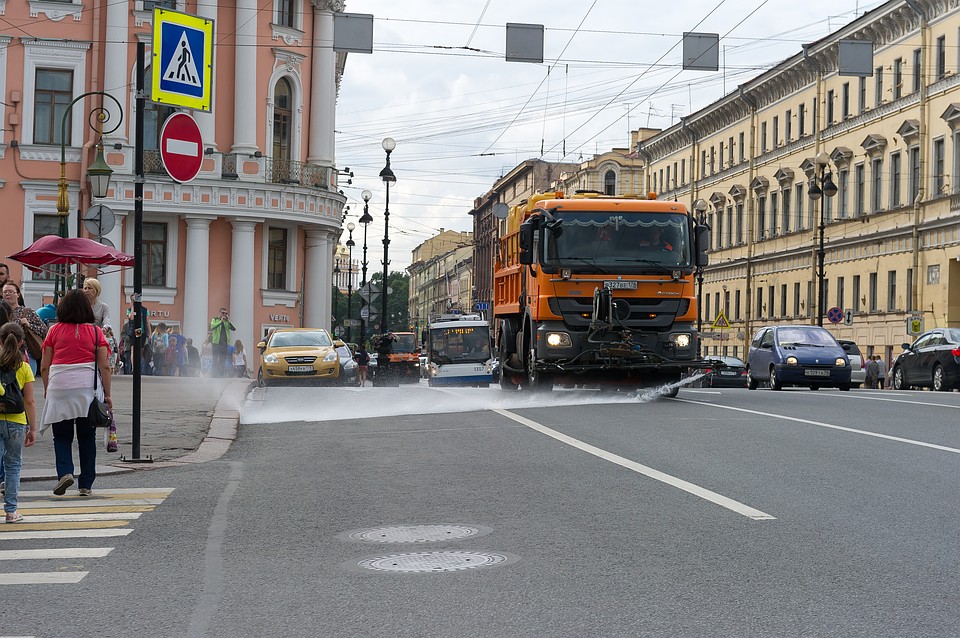 Это лето выдалось в Петербурге жарким.
