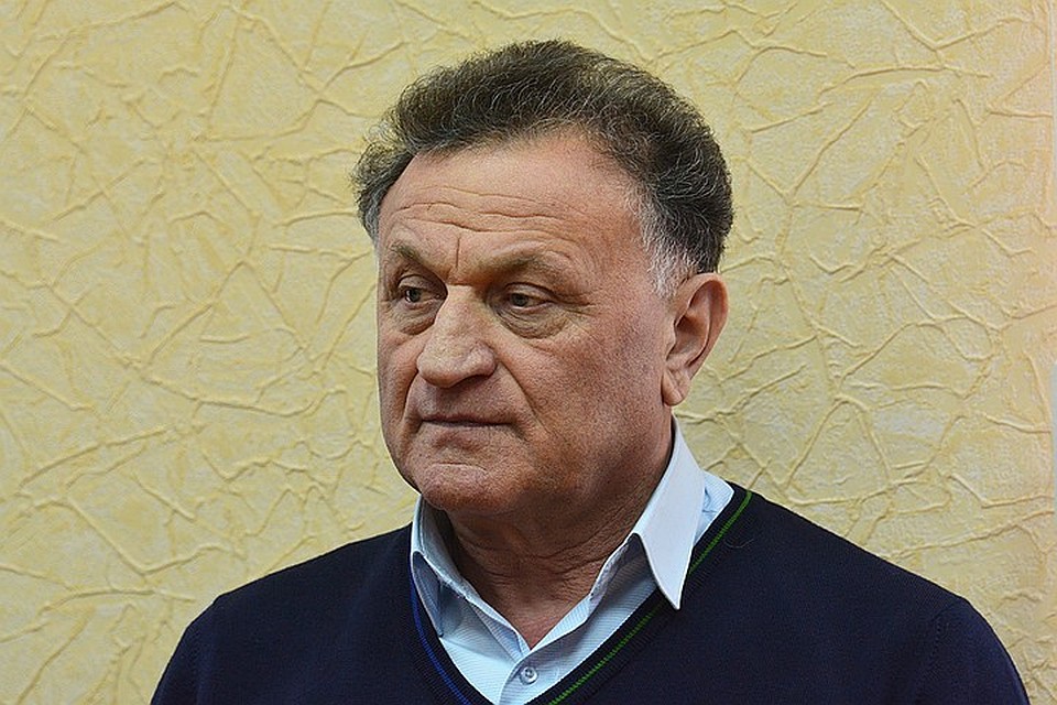 Будагов — главный аграрий региона. Его АПК «Орловская нива» занимается и хлебом, и молоком, и колбасой, и даже пивом