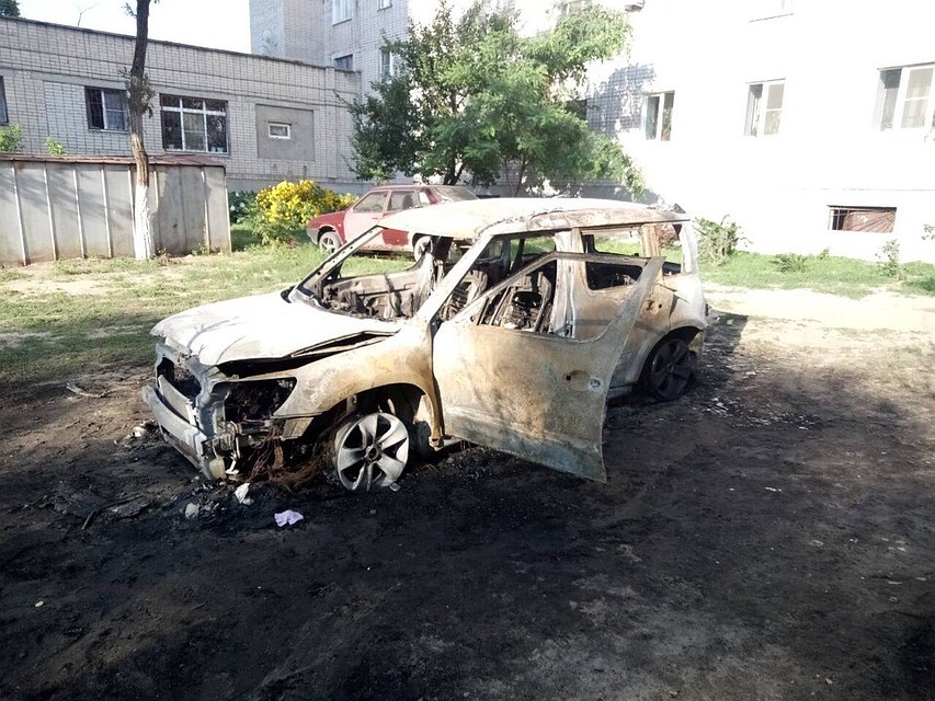 Все, что осталось от Skoda после ночного пожара. Фото: Александра Карпова