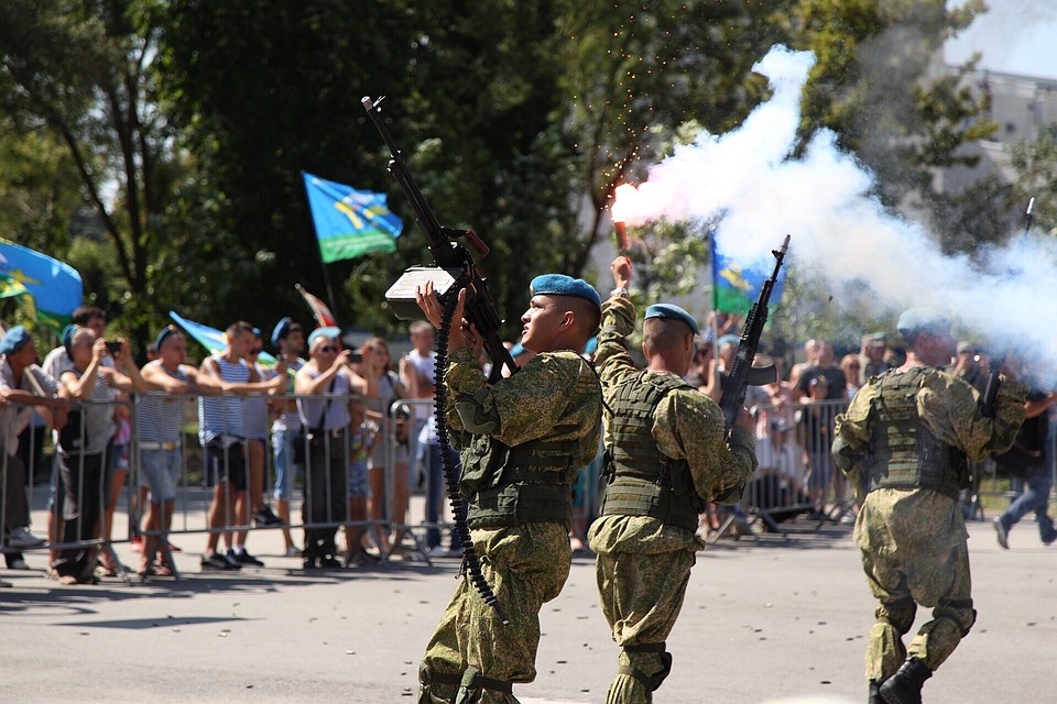 День ВДВ крымчане любят