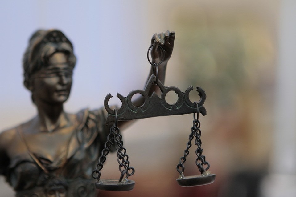Псковский областной суд в составе суда присяжных начал рассмотрение уголовного дела.