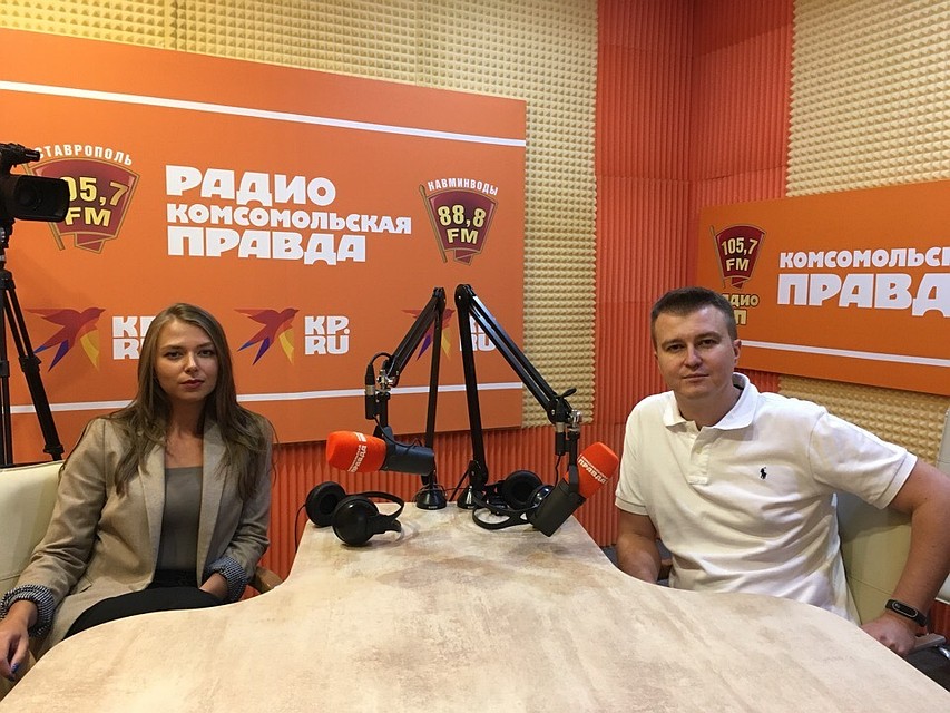 Ведущие программы "Ходим по краю" Мария Вороновская и Роман Ларухин