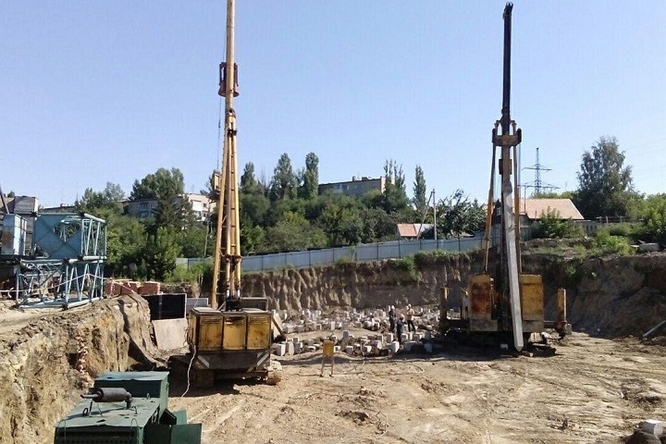 Строительство дома для переселенцев в Елшанке
