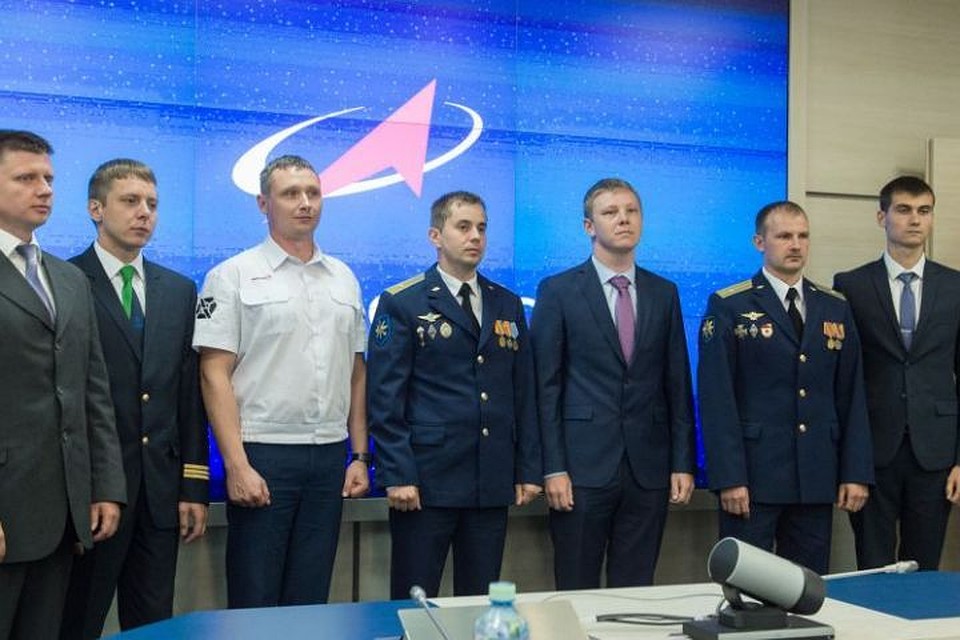 Роскосмос отобрал восемь лучших кандидатов для первого полета на Луну.
