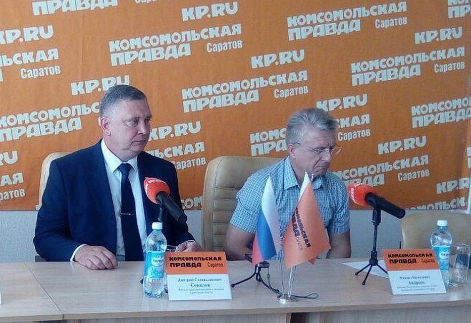 Министр Дмитрий Соколов и директор филиала АО «Управление отходами» Михаил Андреев
