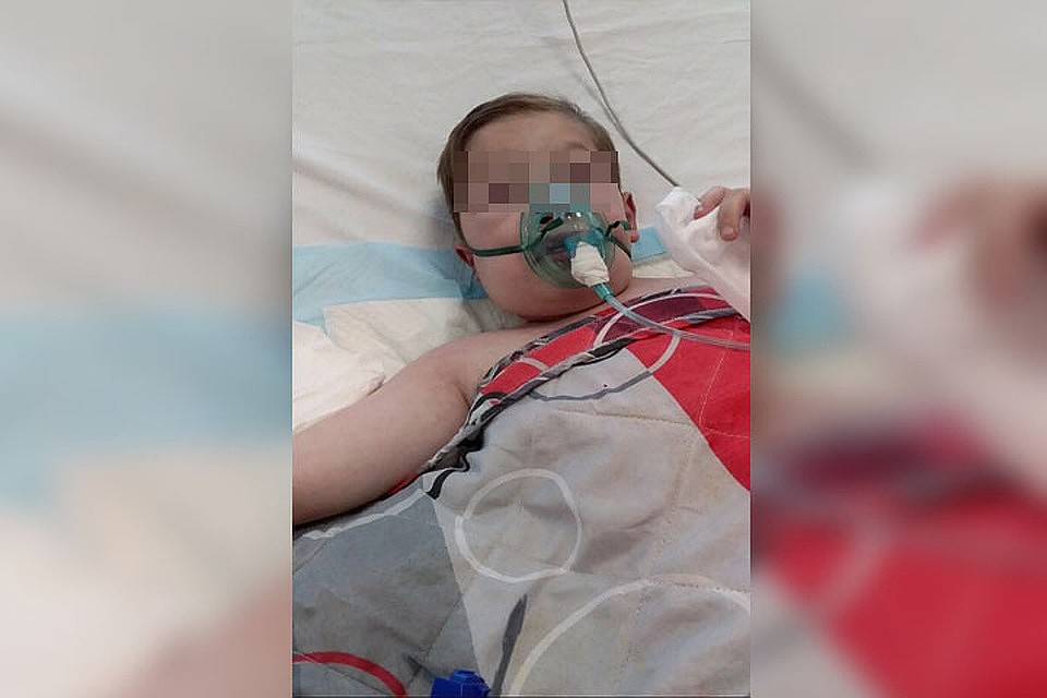 Более трех недель мальчик находится в стабильно тяжелом состоянии