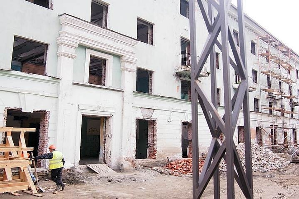 Депутат предлагает "законсервировать" заброшенные здания, чтобы в них не происходило никакого криминала и несчастных случаев.