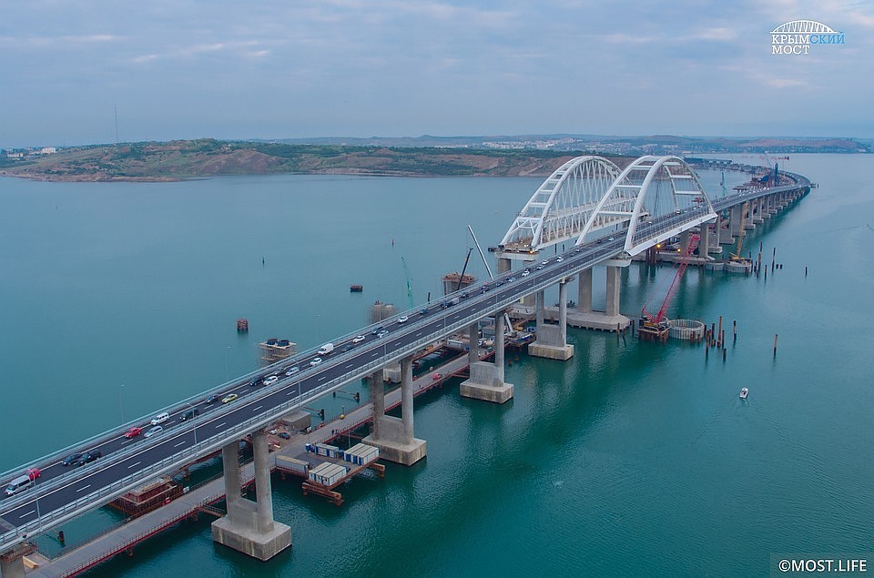 Фото: инфоцентр "Крымский мост"