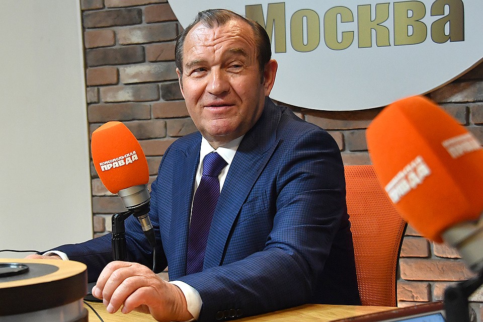 Заместитель мэра Москвы по вопросам жилищно-коммунального хозяйства и благоустройства Петр Бирюков на радио `Комсомольская правда`.