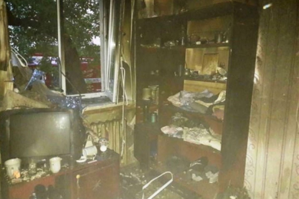 Пожар в Ангарске: из горящего дома спасли пять жильцов. Фото: ГУ МЧС России по Иркутской области.