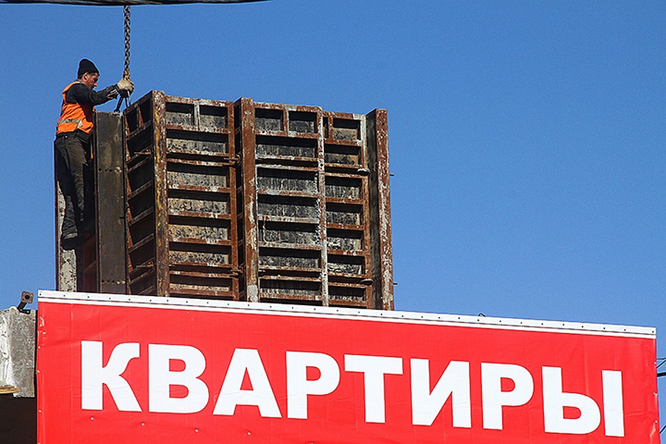 По логике, если вы планировали купить квартиру в ипотеку, то сделать это нужно как можно быстрее, пока ставка не поднялась