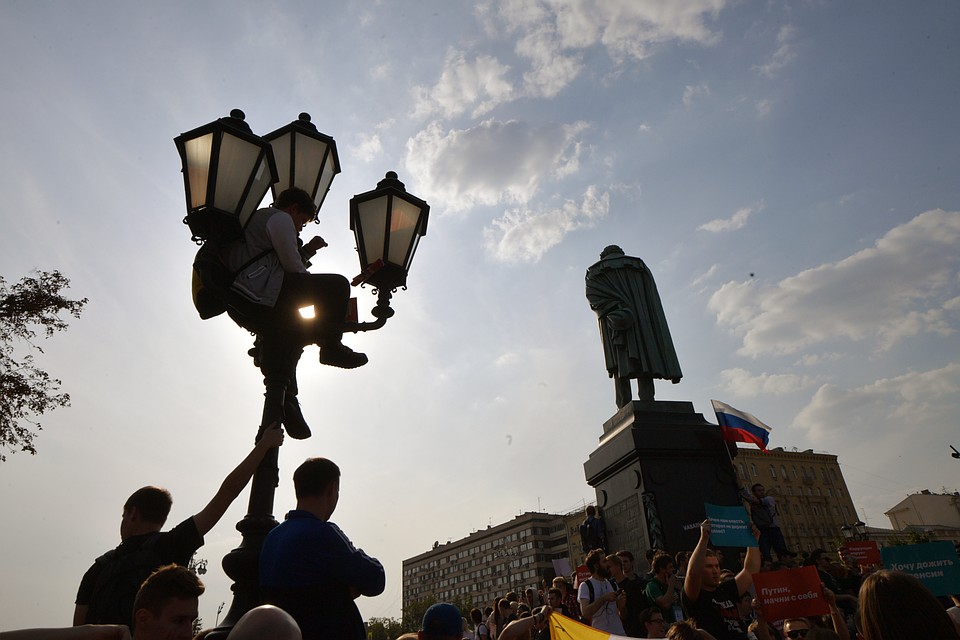 Участник митинга написал на Жириновского заявление в полицию. И тут выяснилось, что он гражданин Украины