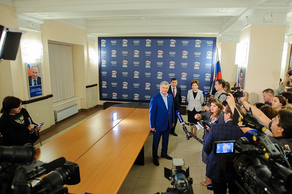 Александр Гусев прокомментировал для СМИ итоги выборов.
