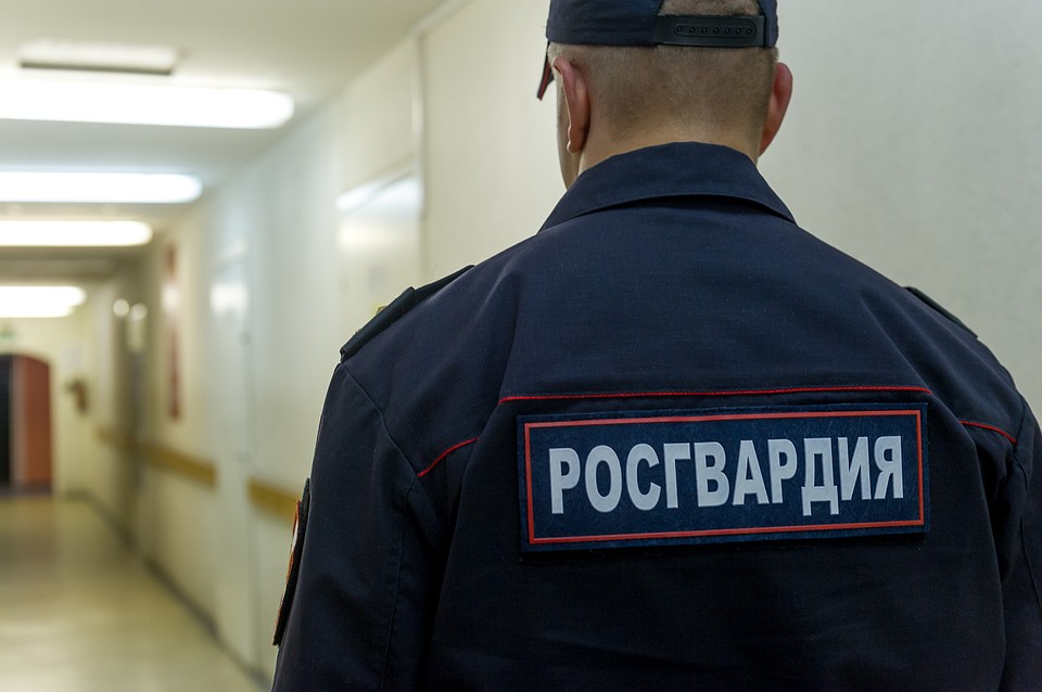 Росгвардейцы не дали обвести себя вокруг пальца. Фото: Олег ЗОЛОТО
