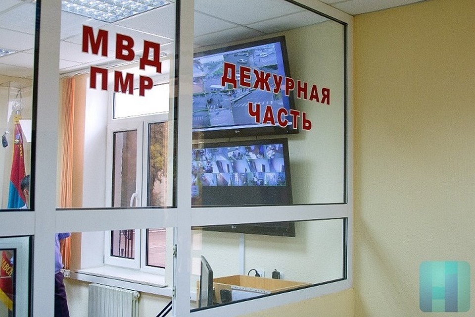 Теперь с задержанными будут разбираться сотрудники тираспольской милиции (Фото: МВД Приднестровья).