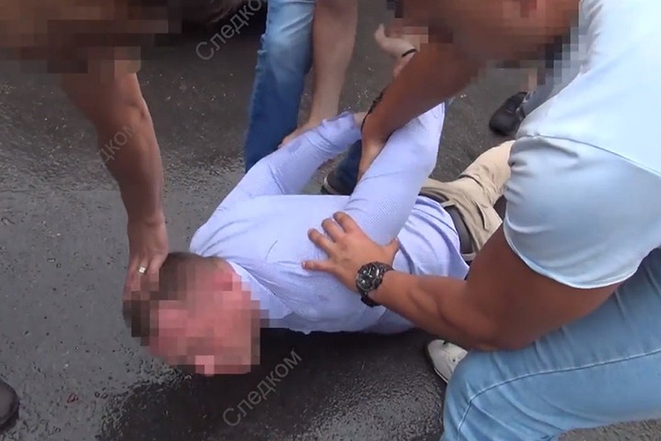 Похитителям мурманского бизнесмена предъявили обвинение буквально на днях. А вот как выглядело задержание одного из них... Фото: следственный комитет Мурманской области
