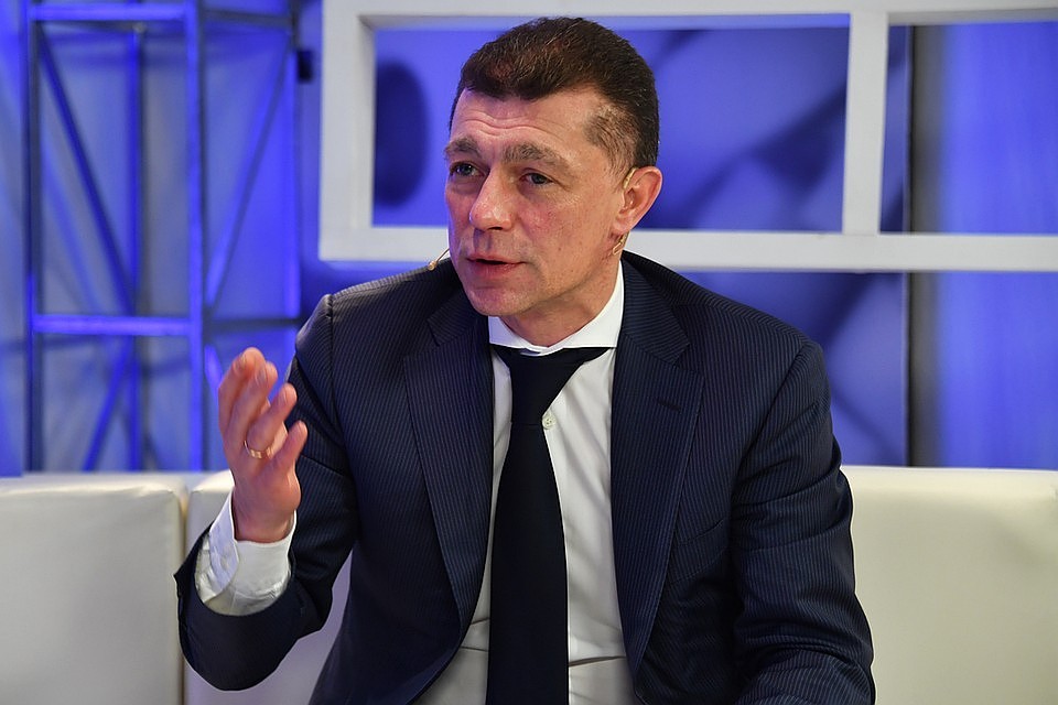 По словам Топилина, повышение МРОТ с 1 января 2019 года затронет 3,7 млн работников