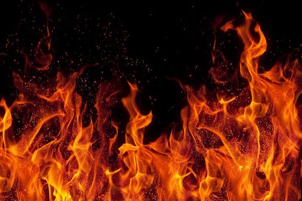 Пожар бушевал на площади 15 квадратных метров