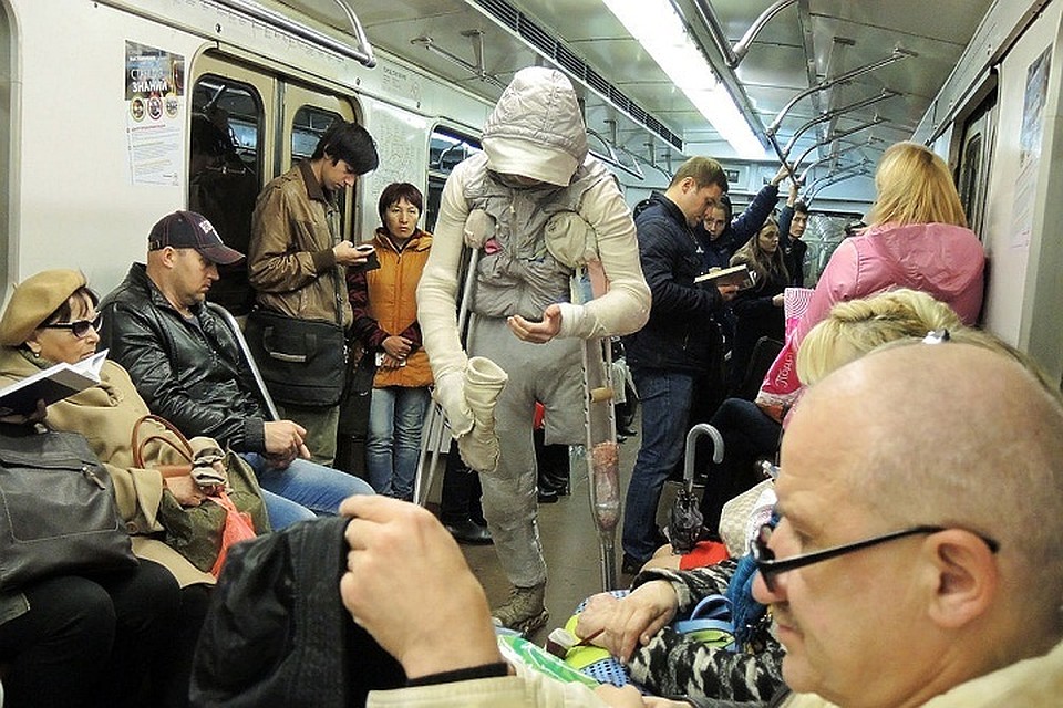 Депутаты предлагают ввести штраф для гадалок и попрошаек в метро. Фото: Пресс-служба депутата Дениса Четырбока