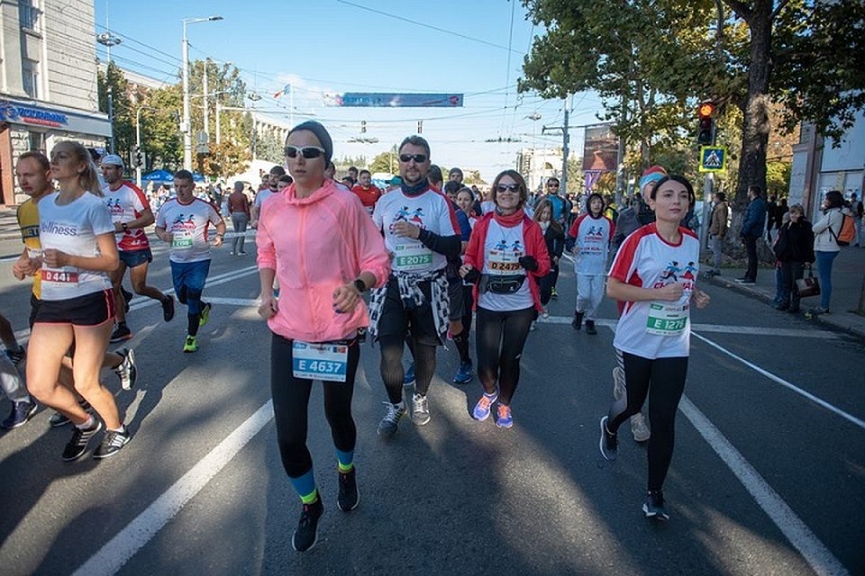 По улицам Кишинева проходит Международный марафон. Фото: facebook.com/chisinaumarathon