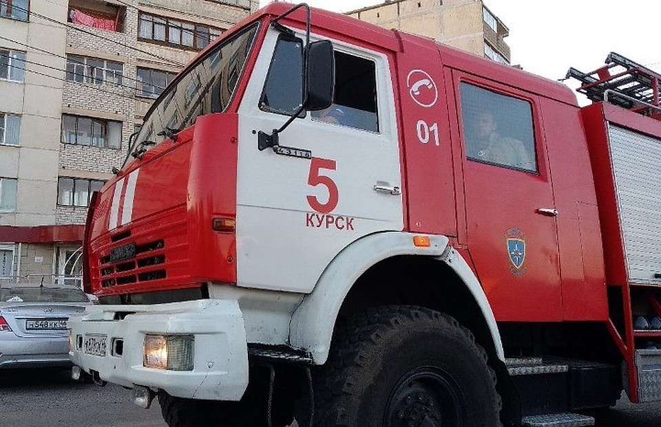 Сгорел гараж и находившийся в нем автомобиль ВАЗ-2109