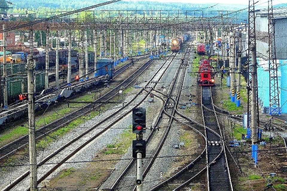 Поезд сбил двоих детей в Иркутской области