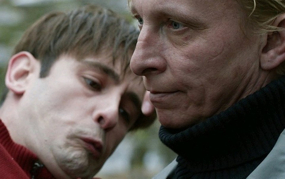 Риналь Мухаметов и Иван Охлобыстин в фильме "Временные трудности"